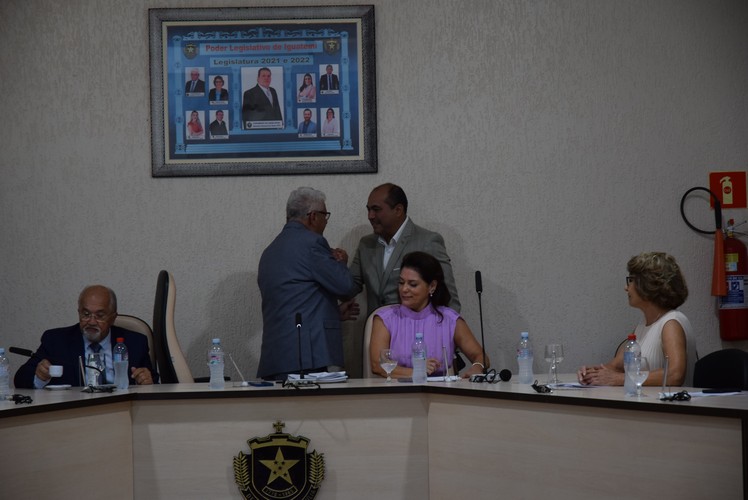 Sessão solene deu posse ao prefeito Lídio Ledesma, à vice-prefeita Patrícia Margatto e aos vereadores para o mandato 2025-2028 em Iguatemi