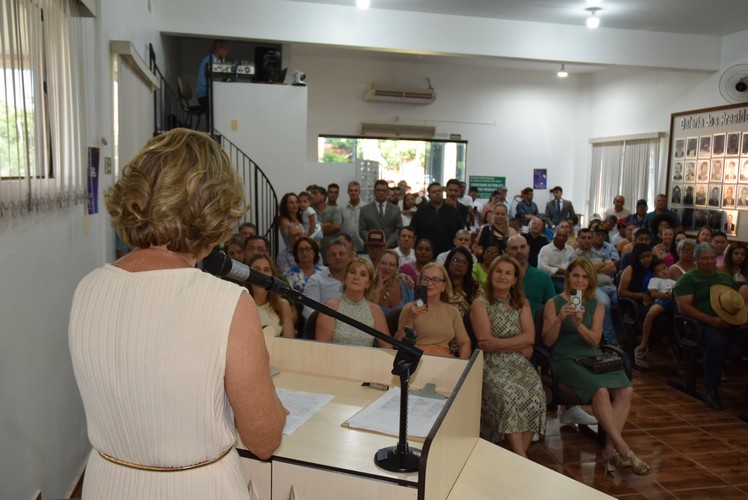 Sessão solene deu posse ao prefeito Lídio Ledesma, à vice-prefeita Patrícia Margatto e aos vereadores para o mandato 2025-2028 em Iguatemi