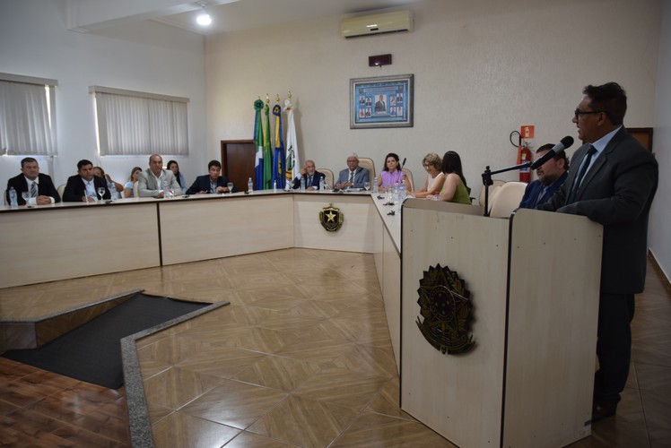 Sessão solene deu posse ao prefeito Lídio Ledesma, à vice-prefeita Patrícia Margatto e aos vereadores para o mandato 2025-2028 em Iguatemi