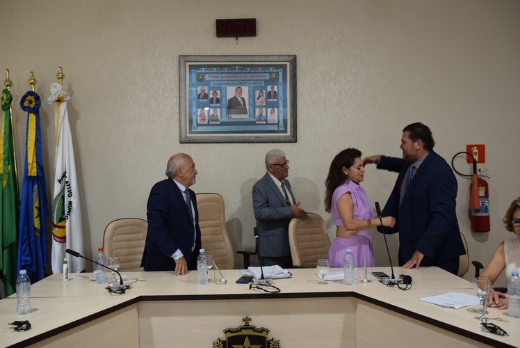 Sessão solene deu posse ao prefeito Lídio Ledesma, à vice-prefeita Patrícia Margatto e aos vereadores para o mandato 2025-2028 em Iguatemi