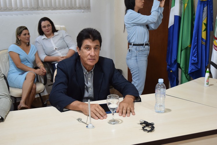 Sessão solene deu posse ao prefeito Lídio Ledesma, à vice-prefeita Patrícia Margatto e aos vereadores para o mandato 2025-2028 em Iguatemi