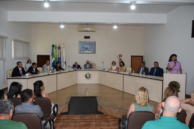 Sessão solene deu posse ao prefeito Lídio Ledesma, à vice-prefeita Patrícia Margatto e aos vereadores para o mandato 2025-2028 em Iguatemi