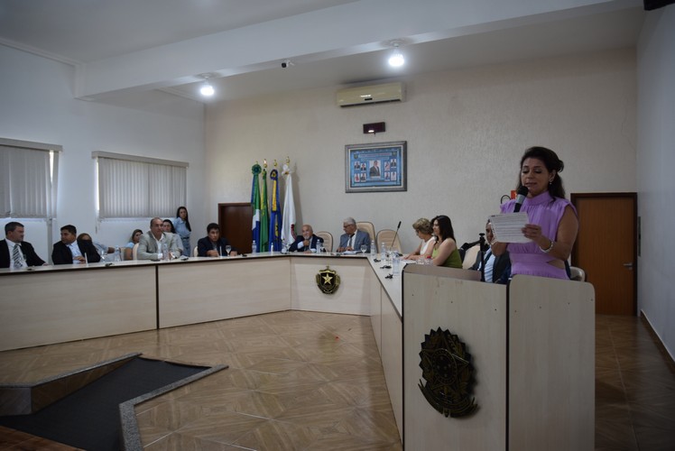 Sessão solene deu posse ao prefeito Lídio Ledesma, à vice-prefeita Patrícia Margatto e aos vereadores para o mandato 2025-2028 em Iguatemi