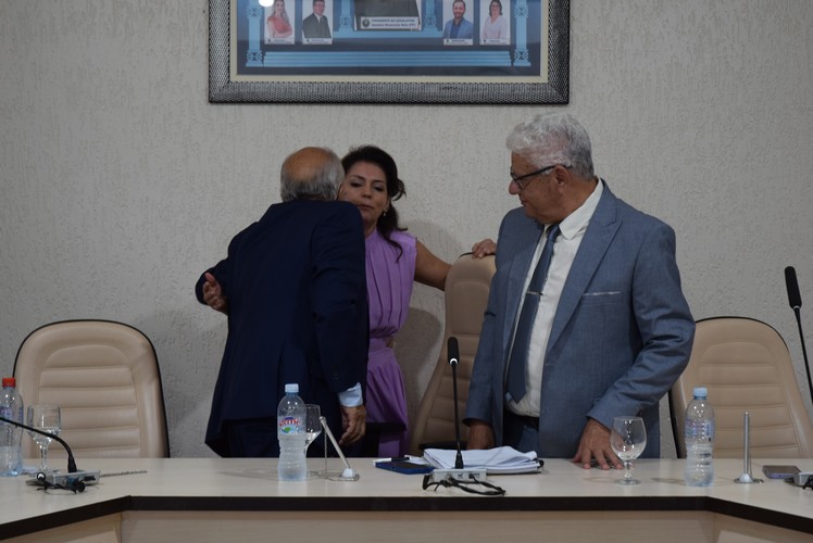 Sessão solene deu posse ao prefeito Lídio Ledesma, à vice-prefeita Patrícia Margatto e aos vereadores para o mandato 2025-2028 em Iguatemi