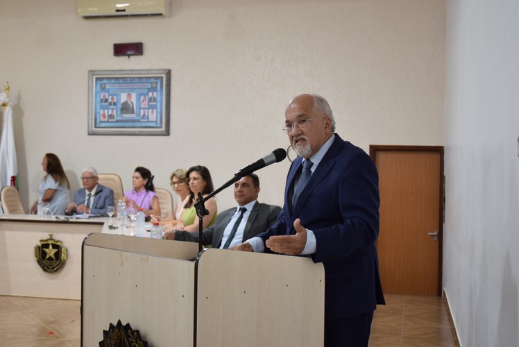 Sessão solene deu posse ao prefeito Lídio Ledesma, à vice-prefeita Patrícia Margatto e aos vereadores para o mandato 2025-2028 em Iguatemi