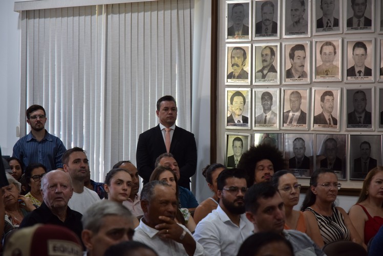 Sessão solene deu posse ao prefeito Lídio Ledesma, à vice-prefeita Patrícia Margatto e aos vereadores para o mandato 2025-2028 em Iguatemi