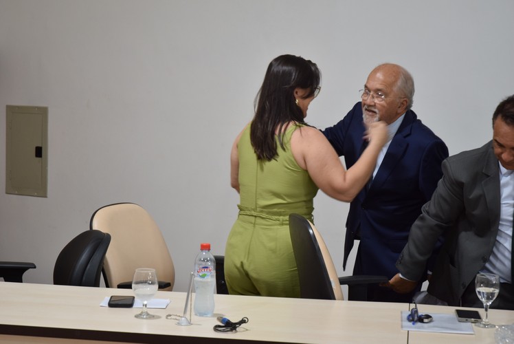 Sessão solene deu posse ao prefeito Lídio Ledesma, à vice-prefeita Patrícia Margatto e aos vereadores para o mandato 2025-2028 em Iguatemi