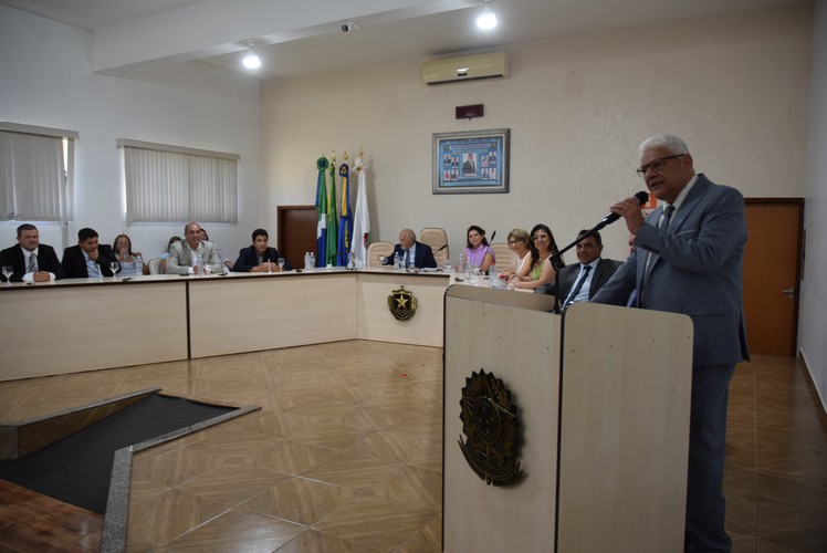 Sessão solene deu posse ao prefeito Lídio Ledesma, à vice-prefeita Patrícia Margatto e aos vereadores para o mandato 2025-2028 em Iguatemi