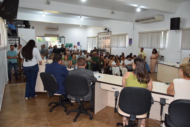 Sessão solene deu posse ao prefeito Lídio Ledesma, à vice-prefeita Patrícia Margatto e aos vereadores para o mandato 2025-2028 em Iguatemi