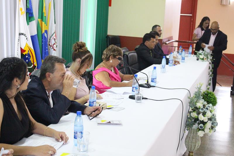 Em ato de posse, prefeita Niágara apresenta secretariado e fala sobre metas em Coronel Sapucaia Em ato de posse, prefeita Niágara apresenta secretariado e fala sobre metas em Coronel Sapucaia