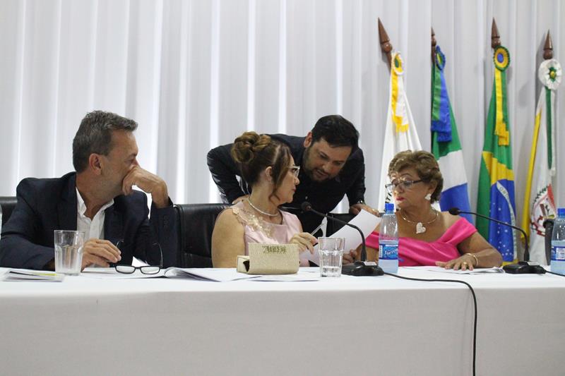 Em ato de posse, prefeita Niágara apresenta secretariado e fala sobre metas em Coronel Sapucaia Em ato de posse, prefeita Niágara apresenta secretariado e fala sobre metas em Coronel Sapucaia