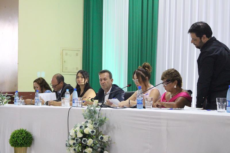 Em ato de posse, prefeita Niágara apresenta secretariado e fala sobre metas em Coronel Sapucaia Em ato de posse, prefeita Niágara apresenta secretariado e fala sobre metas em Coronel Sapucaia