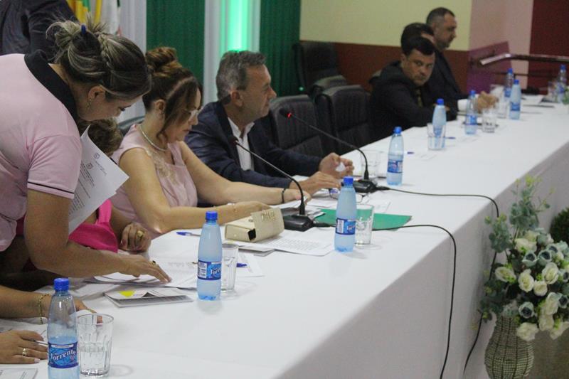 Em ato de posse, prefeita Niágara apresenta secretariado e fala sobre metas em Coronel Sapucaia Em ato de posse, prefeita Niágara apresenta secretariado e fala sobre metas em Coronel Sapucaia