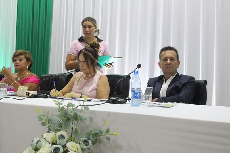 Em ato de posse, prefeita Niágara apresenta secretariado e fala sobre metas em Coronel Sapucaia Em ato de posse, prefeita Niágara apresenta secretariado e fala sobre metas em Coronel Sapucaia