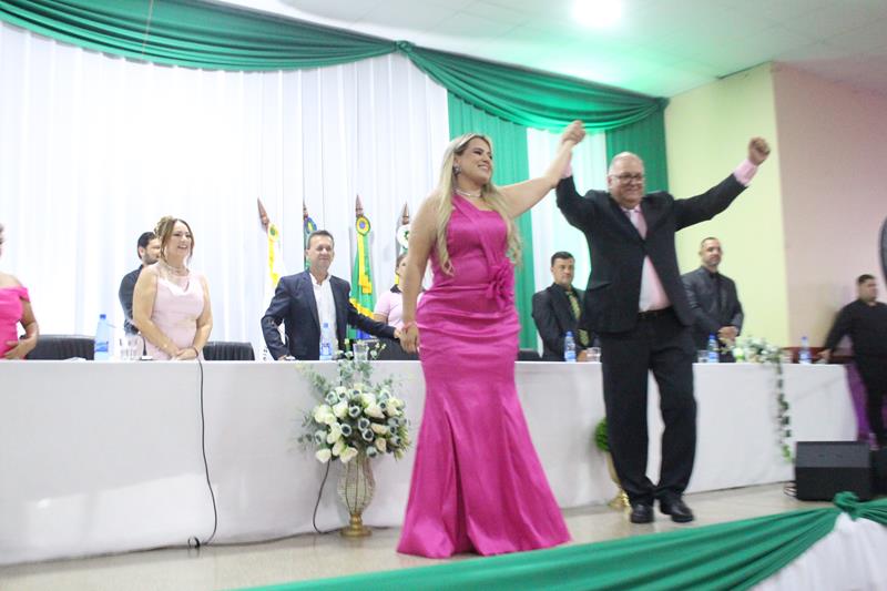 Em ato de posse, prefeita Niágara apresenta secretariado e fala sobre metas em Coronel Sapucaia Em ato de posse, prefeita Niágara apresenta secretariado e fala sobre metas em Coronel Sapucaia