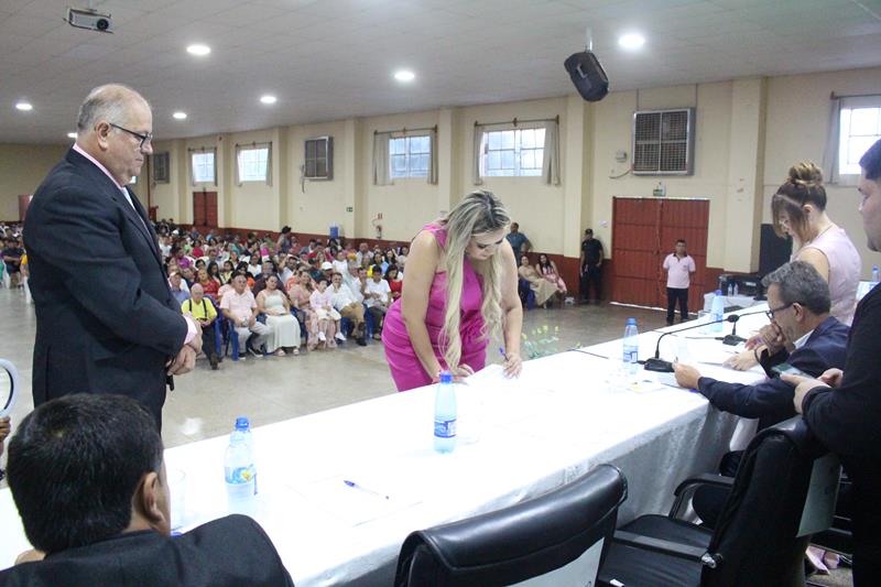 Em ato de posse, prefeita Niágara apresenta secretariado e fala sobre metas em Coronel Sapucaia Em ato de posse, prefeita Niágara apresenta secretariado e fala sobre metas em Coronel Sapucaia