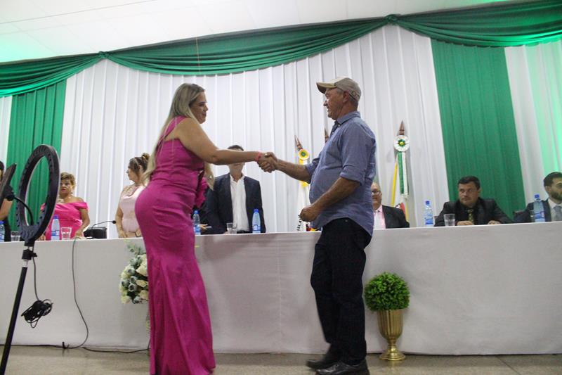 Em ato de posse, prefeita Niágara apresenta secretariado e fala sobre metas em Coronel Sapucaia Em ato de posse, prefeita Niágara apresenta secretariado e fala sobre metas em Coronel Sapucaia