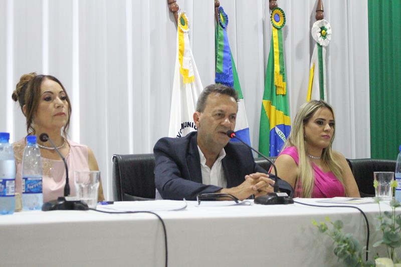 Em ato de posse, prefeita Niágara apresenta secretariado e fala sobre metas em Coronel Sapucaia Em ato de posse, prefeita Niágara apresenta secretariado e fala sobre metas em Coronel Sapucaia
