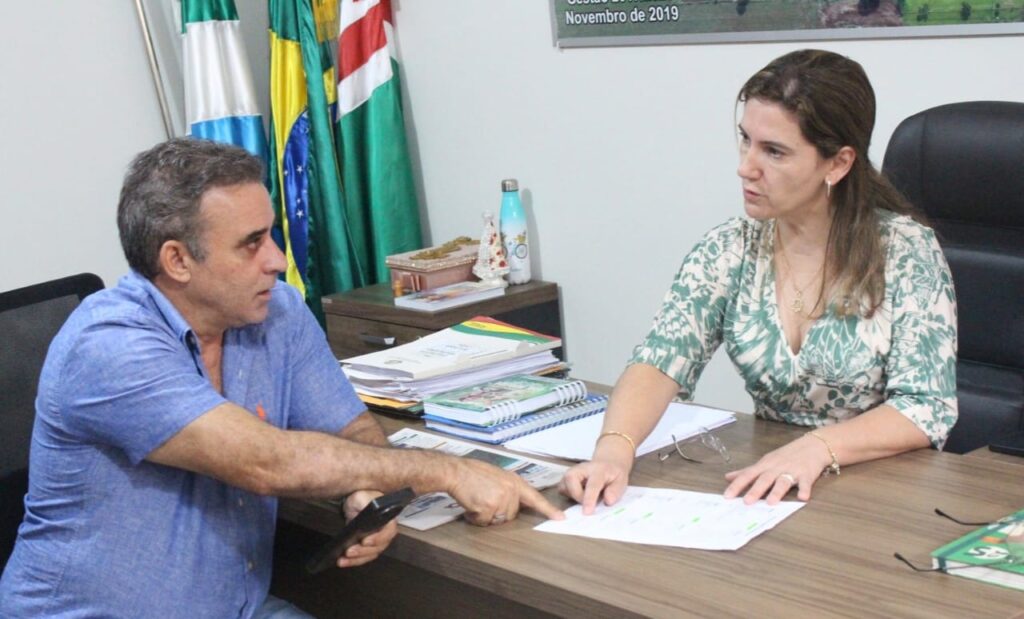Prefeita Elaine assume dívida de R$ 33 milhões Prefeita Elaine assume dívida de R$ 33 milhões