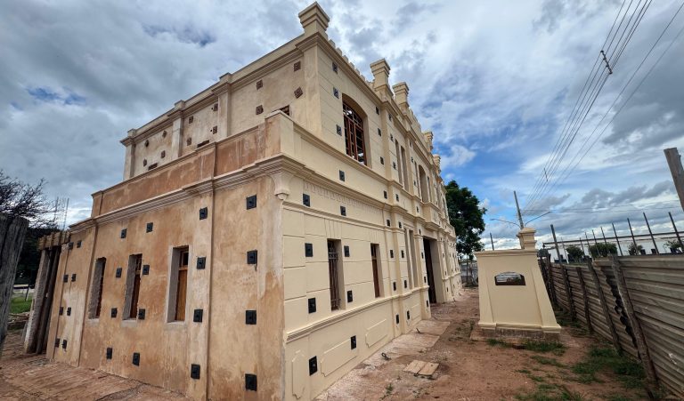 Com programa MS Ativo, Governo investe em obras que levam desenvolvimento aos 79 municípios Com programa MS Ativo, Governo investe em obras que levam desenvolvimento aos 79 municípios