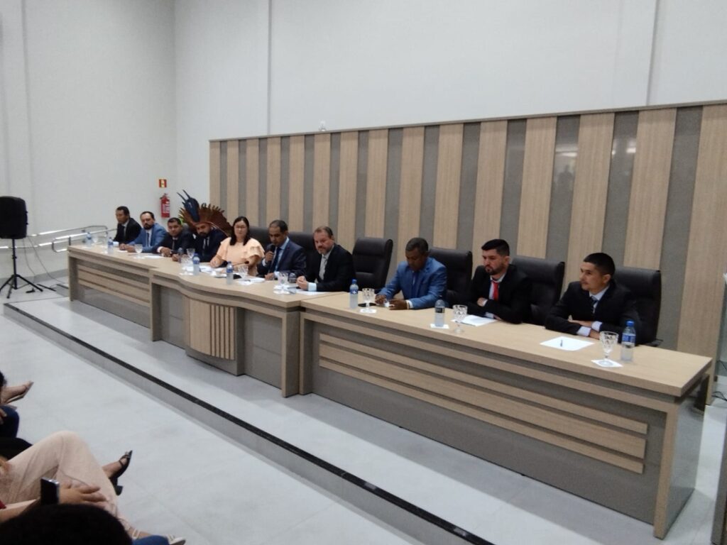 Cerimônia de posse em Paranhos: vereadores assumem cargos no Legislativo Municipal Cerimônia de posse em Paranhos: vereadores assumem cargos no Legislativo Municipal