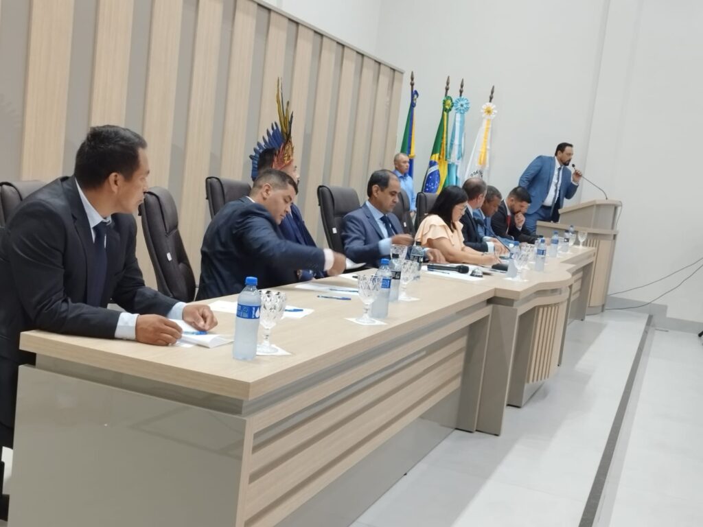 Cerimônia de posse em Paranhos: vereadores assumem cargos no Legislativo Municipal Cerimônia de posse em Paranhos: vereadores assumem cargos no Legislativo Municipal