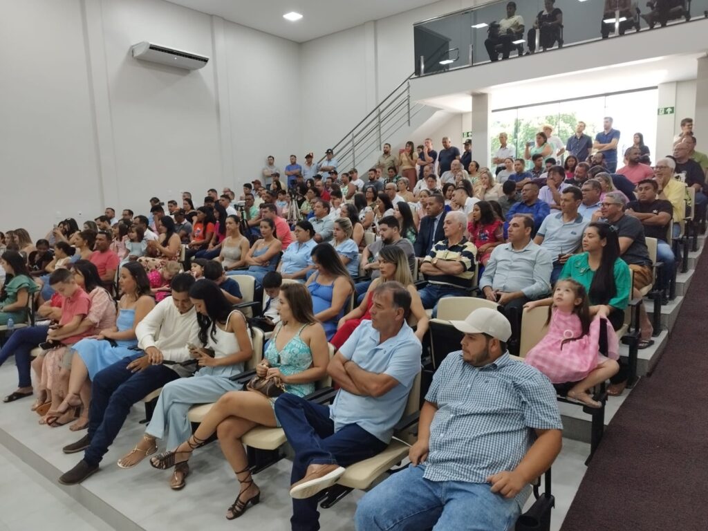 Cerimônia de posse em Paranhos: vereadores assumem cargos no Legislativo Municipal Cerimônia de posse em Paranhos: vereadores assumem cargos no Legislativo Municipal
