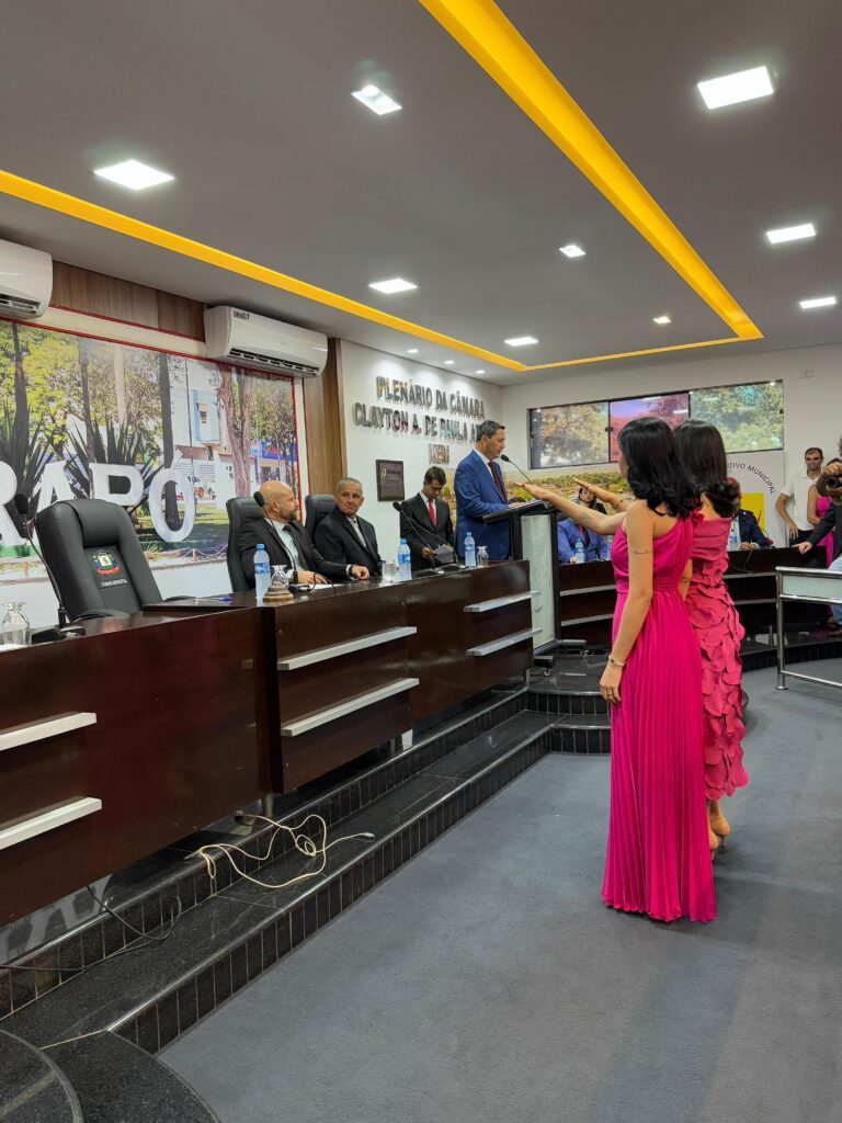 Prefeita eleita Professora Lurdes, vice-prefeita Jéssica Valério e vereadores são empossados em Caarapó Prefeita eleita Professora Lurdes, vice-prefeita Jéssica Valério e vereadores são empossados em Caarapó