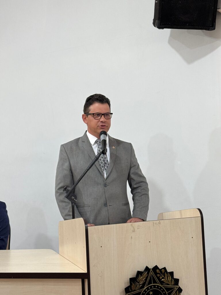 Prefeito eleito Lídio Ledesma, vice-prefeita Dra. Patrícia e vereadores são empossados em Iguatemi Prefeito eleito Lídio Ledesma, vice-prefeita Dra. Patrícia e vereadores são empossados em Iguatemi