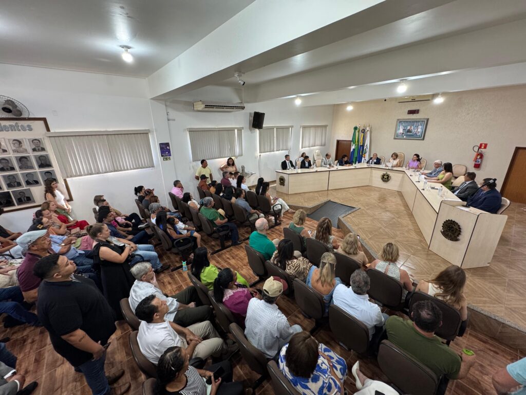 Prefeito eleito Lídio Ledesma, vice-prefeita Dra. Patrícia e vereadores são empossados em Iguatemi Prefeito eleito Lídio Ledesma, vice-prefeita Dra. Patrícia e vereadores são empossados em Iguatemi