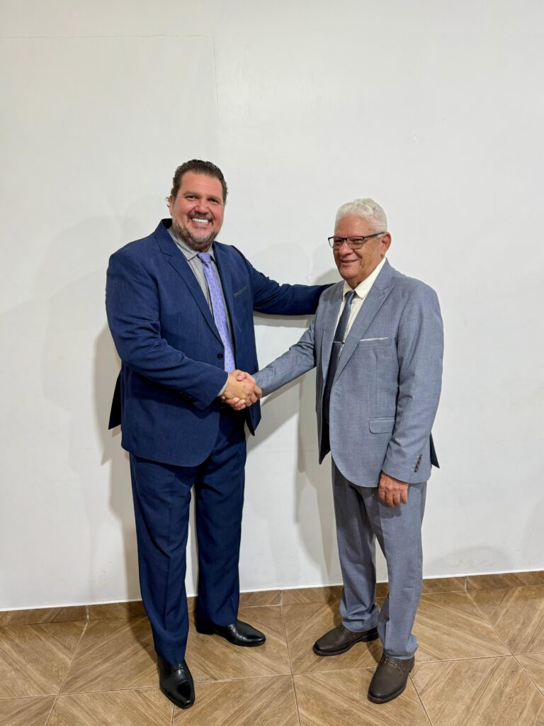 Prefeito eleito Lídio Ledesma, vice-prefeita Dra. Patrícia e vereadores são empossados em Iguatemi Prefeito eleito Lídio Ledesma, vice-prefeita Dra. Patrícia e vereadores são empossados em Iguatemi