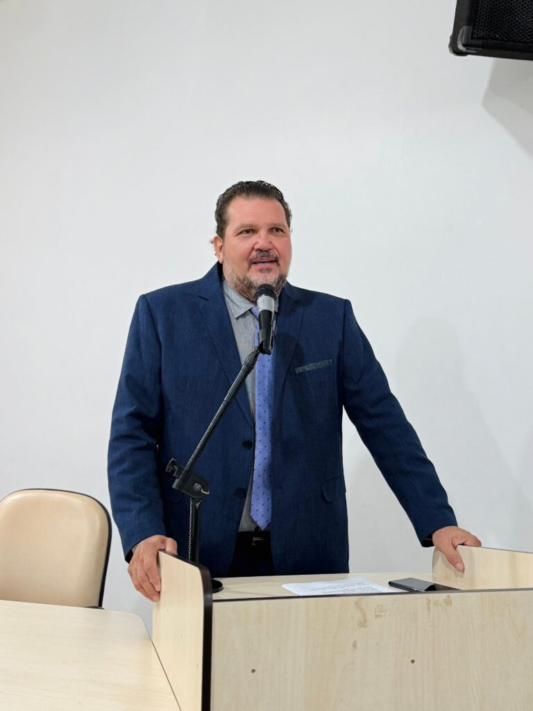 Prefeito eleito Lídio Ledesma, vice-prefeita Dra. Patrícia e vereadores são empossados em Iguatemi Prefeito eleito Lídio Ledesma, vice-prefeita Dra. Patrícia e vereadores são empossados em Iguatemi