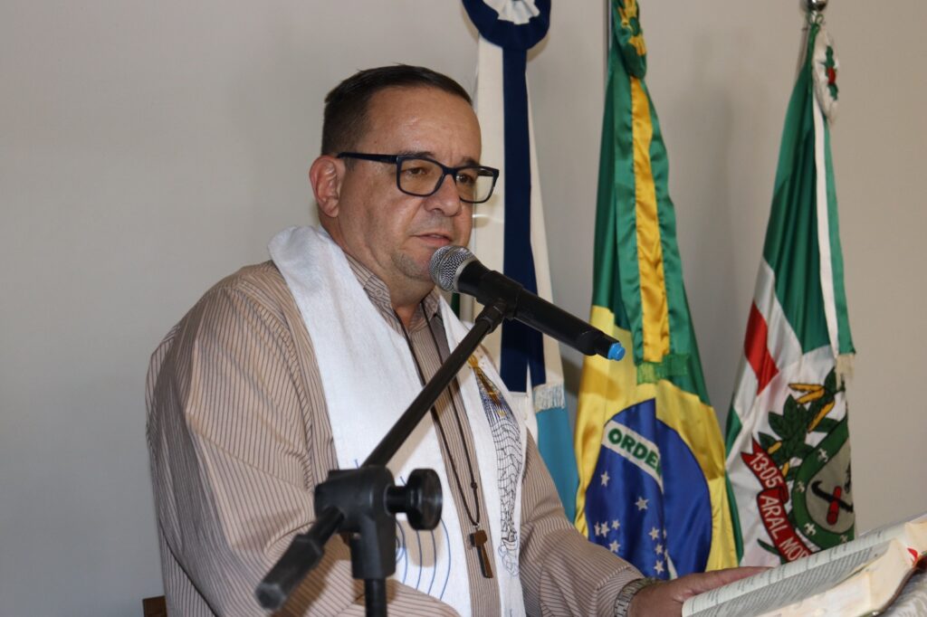 Prefeita eleita Dra. Elaine, vice-prefeita Dra. Marines e vereadores são empossados em Aral Moreira Prefeita eleita Dra. Elaine, vice-prefeita Dra. Marines e vereadores são empossados em Aral Moreira