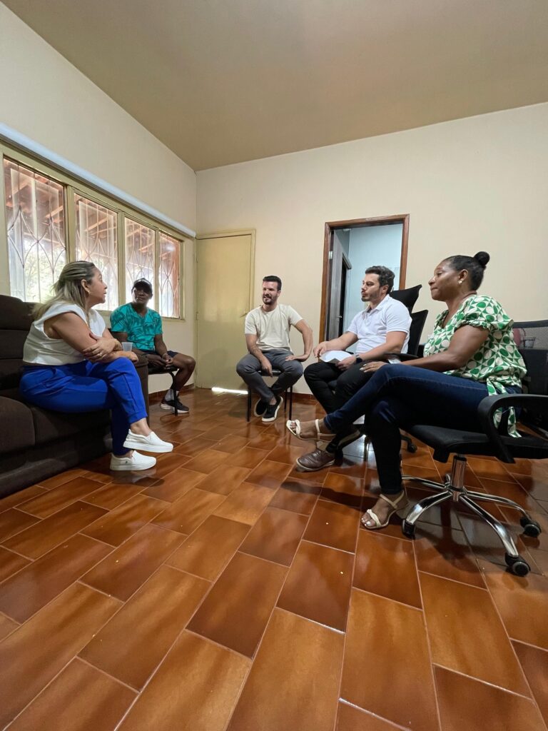 Lia Nogueira entrega equipamentos ao Hospital Municipal Lourival de Itaporã Lia Nogueira entrega equipamentos ao Hospital Municipal Lourival de Itaporã