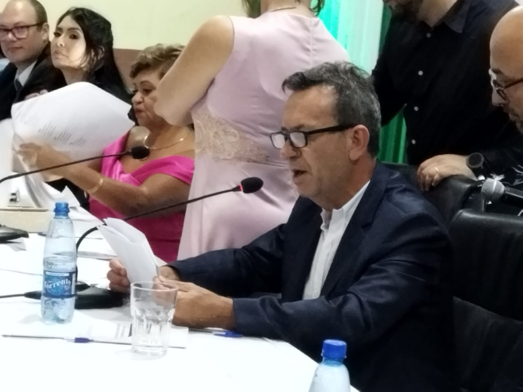 Prefeita eleita Niágara Kraievski, vice-prefeito Carlos Magno e vereadores são empossados em Coronel Sapucaia