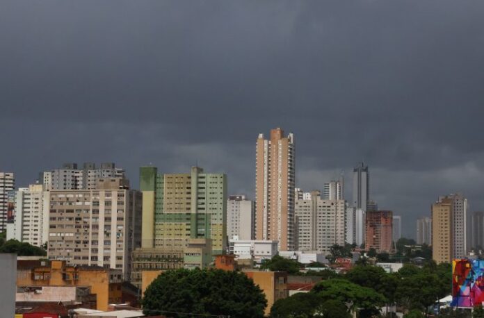 tempo-de-chuva-Foto-Álvaro-Rezende2-730x480