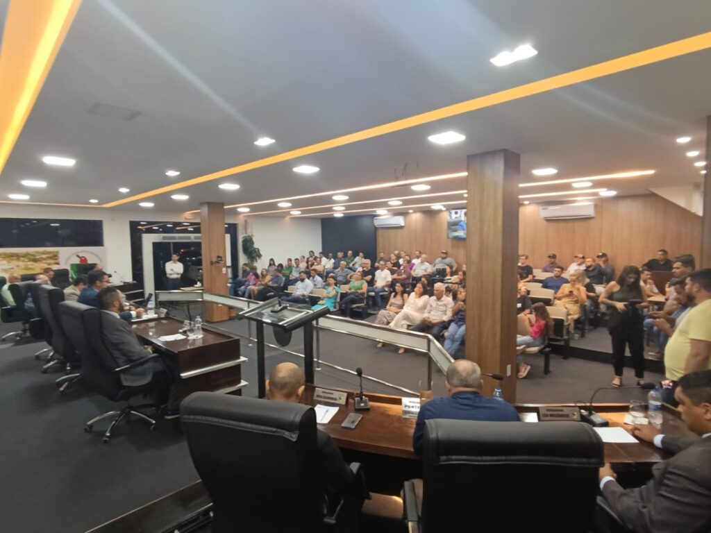 Com plenário lotado, João Paulo abre ano Legislativo em Caarapó Com plenário lotado, João Paulo abre ano Legislativo em Caarapó