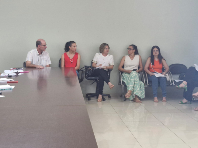 Diretores de escola participam de reunião na Prefeitura de Amambai Diretores de escola participam de reunião na Prefeitura de Amambai