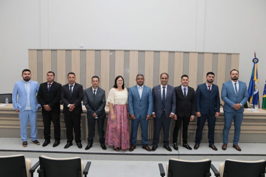 Presidente da Câmara de Paranhos, Chacal, reforça compromisso com o desenvolvimento durante 1ª Sessão Ordinária de 2025 Presidente da Câmara de Paranhos, Chacal, reforça compromisso com o desenvolvimento durante 1ª Sessão Ordinária de 2025