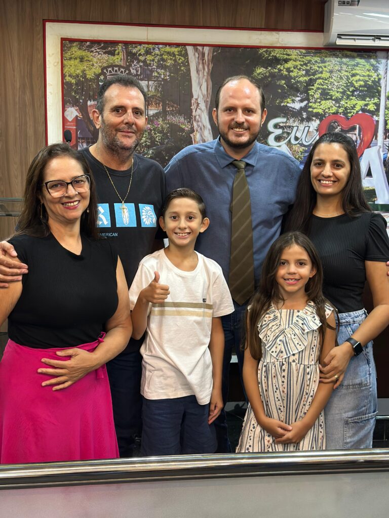 Em primeira sessão, vereador Flávio Augusto enaltece apoio da família em Caarapó Em primeira sessão, vereador Flávio Augusto enaltece apoio da família em Caarapó