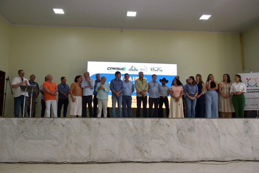 Itaipu e Conisul realizam reunião em Iguatemi para entrega de R$ 20,3 milhões em ações e investimentos aos municípios consorciados Itaipu e Conisul realizam reunião em Iguatemi para entrega de R$ 20,3 milhões em ações e investimentos aos municípios consorciados