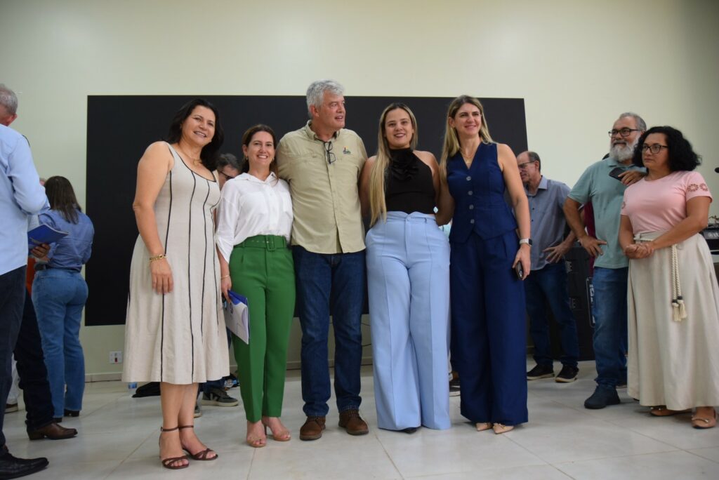 Itaipu e Conisul realizam reunião em Iguatemi para entrega de R$ 20,3 milhões em ações e investimentos aos municípios consorciados Itaipu e Conisul realizam reunião em Iguatemi para entrega de R$ 20,3 milhões em ações e investimentos aos municípios consorciados