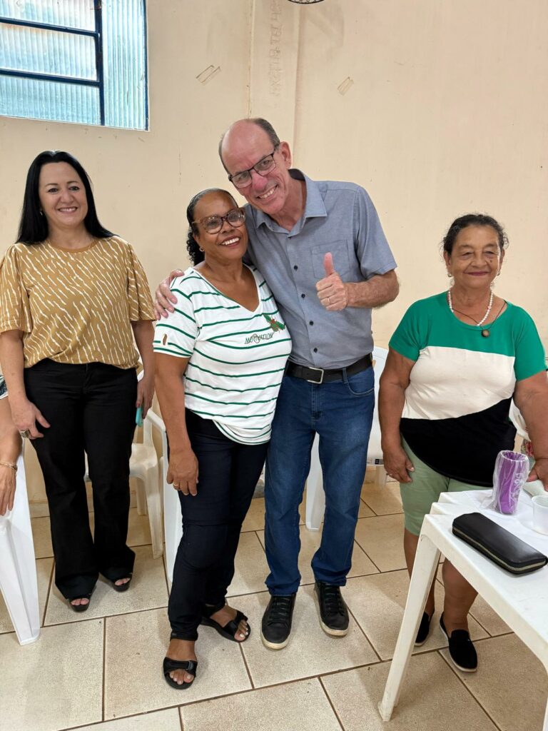 Baile do Conviver reúne idosos para uma tarde de alegria e reencontros em Amambai Baile do Conviver reúne idosos para uma tarde de alegria e reencontros em Amambai