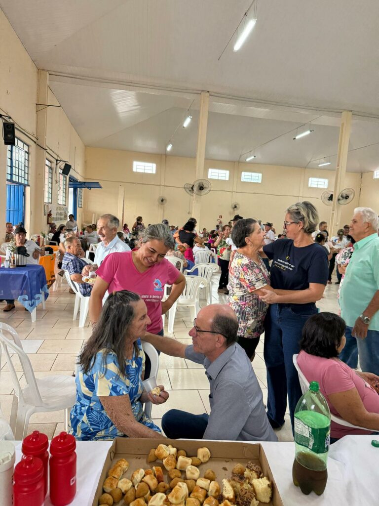 Baile do Conviver reúne idosos para uma tarde de alegria e reencontros em Amambai Baile do Conviver reúne idosos para uma tarde de alegria e reencontros em Amambai