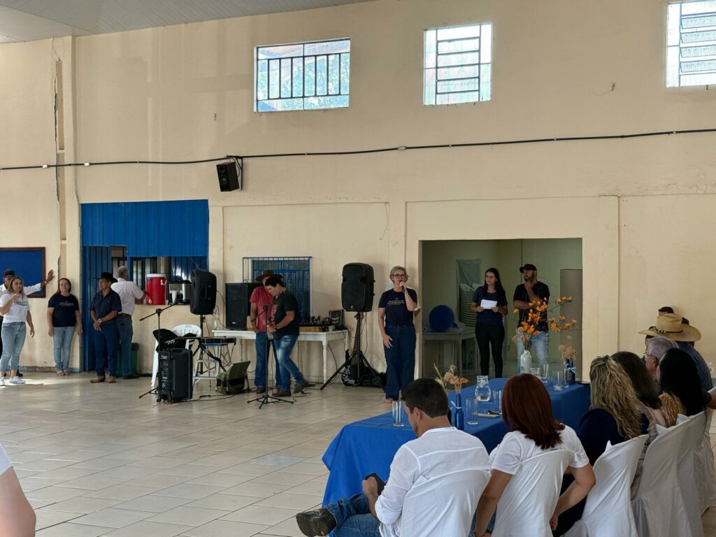 Baile do Conviver reúne idosos para uma tarde de alegria e reencontros em Amambai Baile do Conviver reúne idosos para uma tarde de alegria e reencontros em Amambai