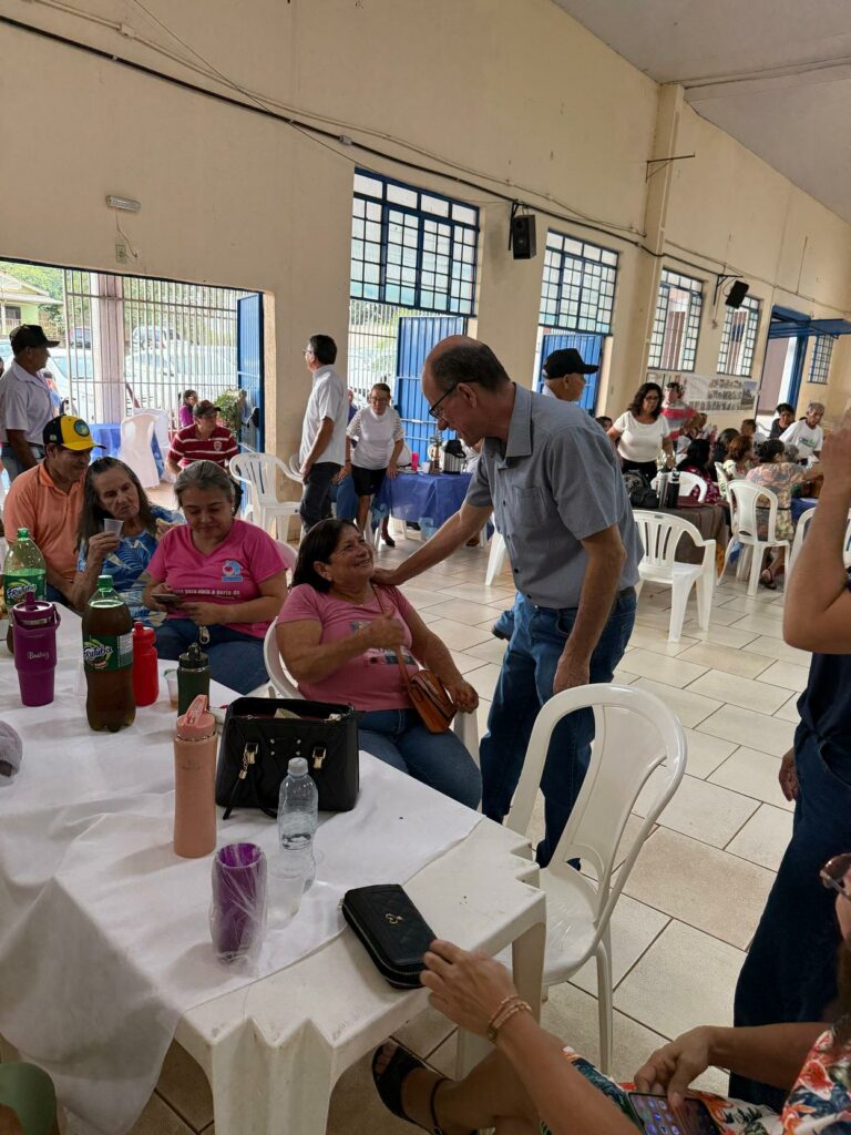 Baile do Conviver reúne idosos para uma tarde de alegria e reencontros em Amambai Baile do Conviver reúne idosos para uma tarde de alegria e reencontros em Amambai
