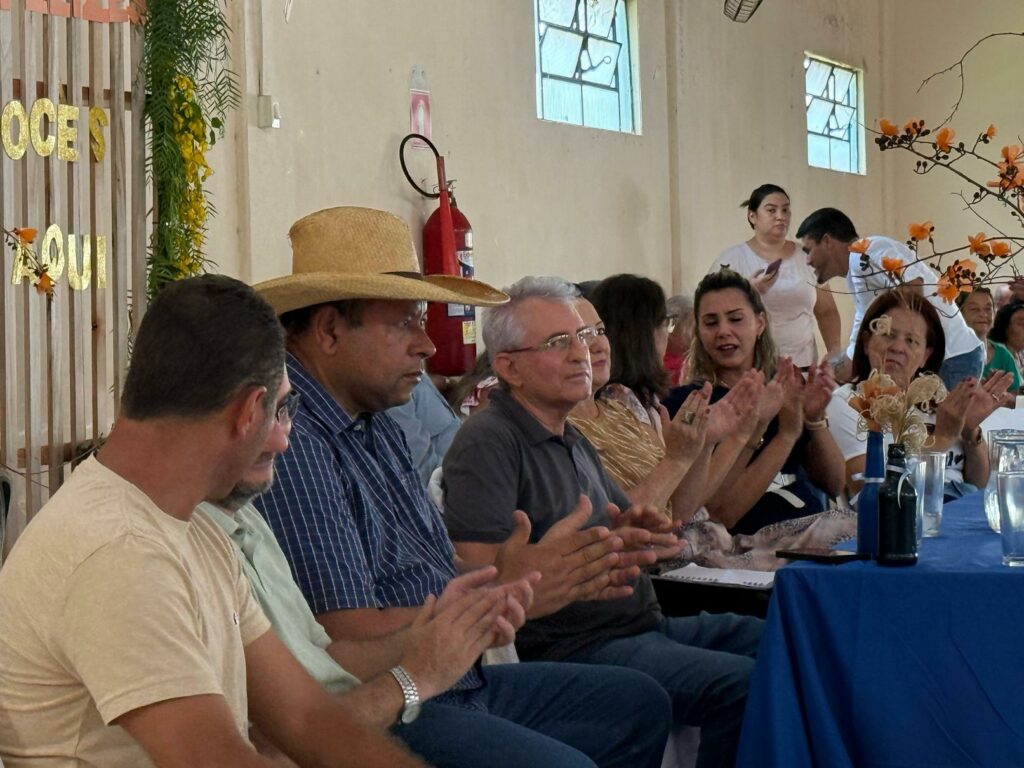 Baile do Conviver reúne idosos para uma tarde de alegria e reencontros em Amambai Baile do Conviver reúne idosos para uma tarde de alegria e reencontros em Amambai