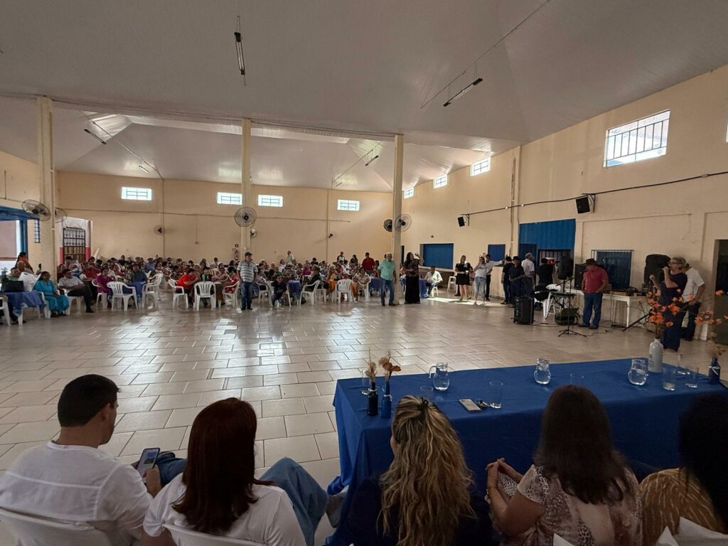 Baile do Conviver reúne idosos para uma tarde de alegria e reencontros em Amambai Baile do Conviver reúne idosos para uma tarde de alegria e reencontros em Amambai