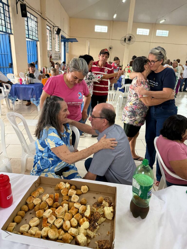Baile do Conviver reúne idosos para uma tarde de alegria e reencontros em Amambai Baile do Conviver reúne idosos para uma tarde de alegria e reencontros em Amambai