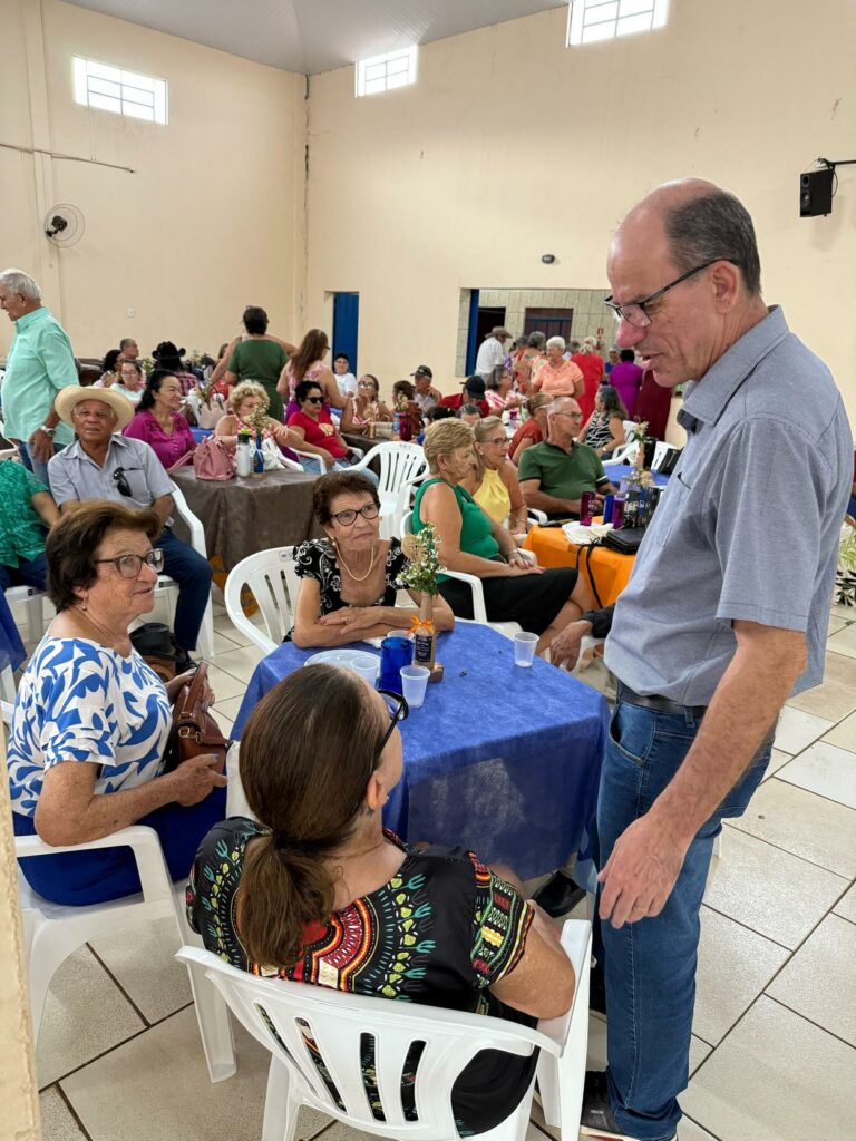 Baile do Conviver reúne idosos para uma tarde de alegria e reencontros em Amambai Baile do Conviver reúne idosos para uma tarde de alegria e reencontros em Amambai